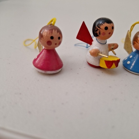5 - Vintage Wooden Angel Ornaments Figurines Handpainted Made in Japan Christmas - Picture 9 of 9